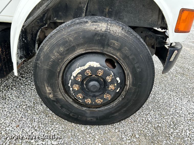 image for item NL9444 1997 International 4700  dump truck