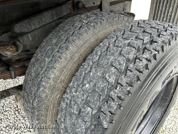 image for item NL9444 1997 International 4700  dump truck