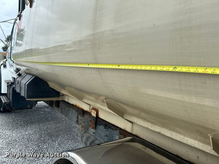 image for item NL9446 2000 Sterling LT9513  hydroseeder truck