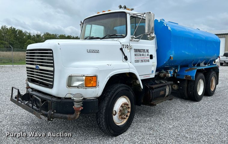 image for item NL9447 1995 Ford L8000 tank truck