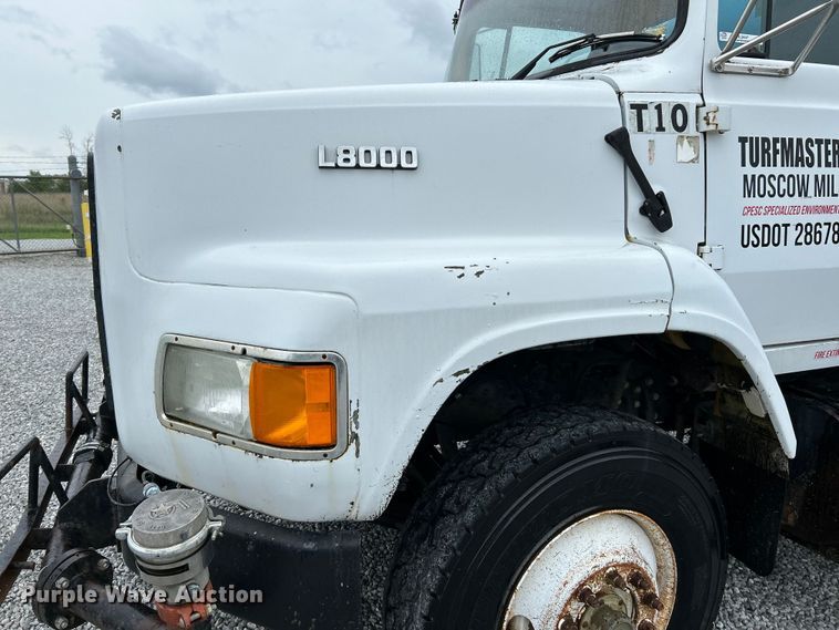 image for item NL9447 1995 Ford L8000 tank truck