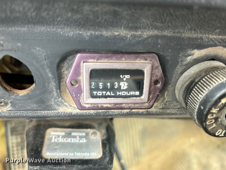 image for item NL9447 1995 Ford L8000 tank truck