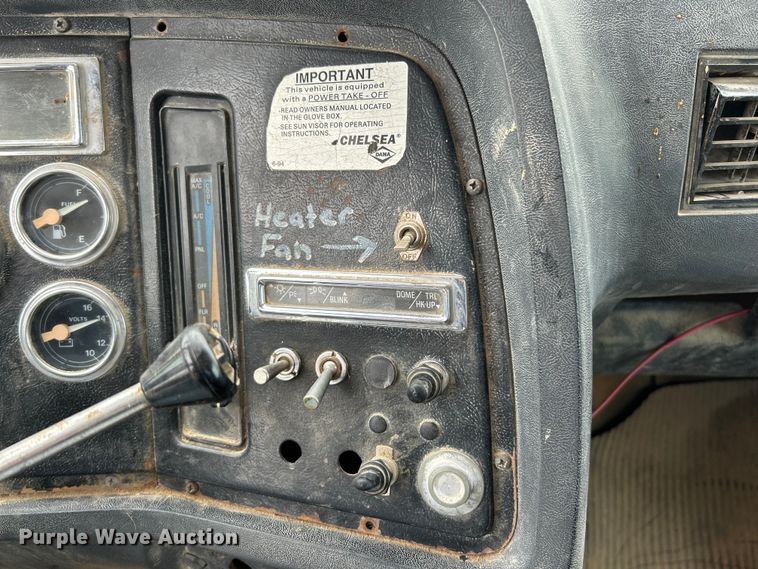 image for item NL9447 1995 Ford L8000 tank truck