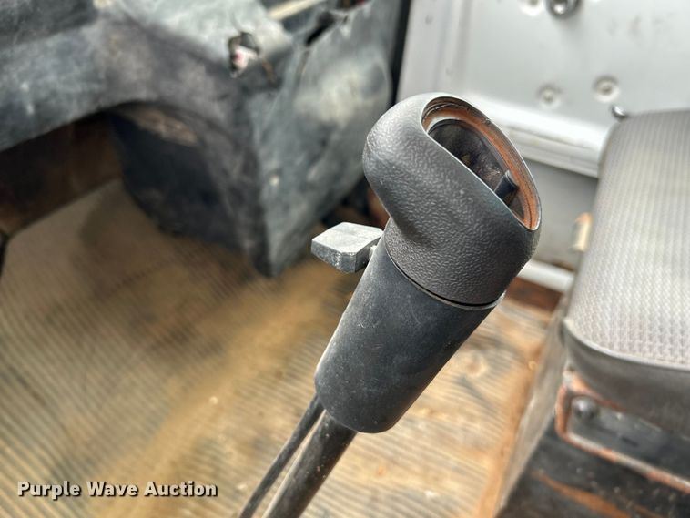 image for item NL9447 1995 Ford L8000 tank truck