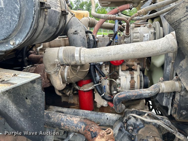 image for item NL9447 1995 Ford L8000 tank truck