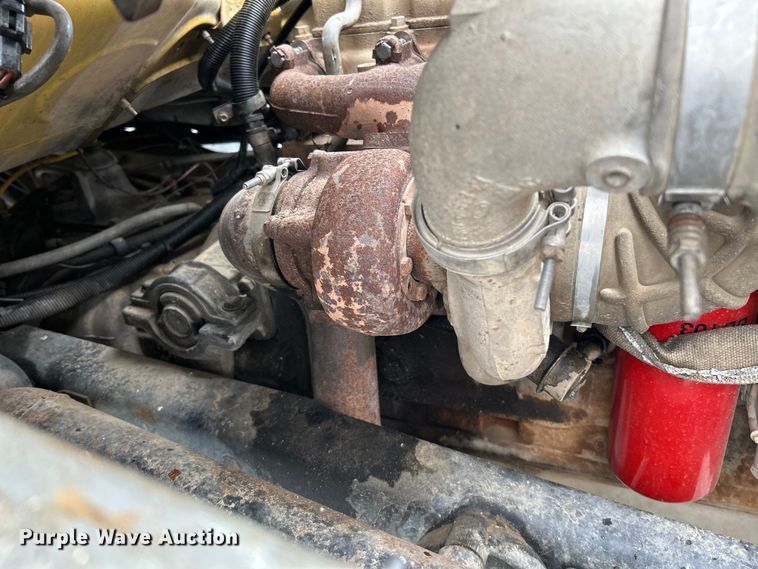 image for item NL9447 1995 Ford L8000 tank truck