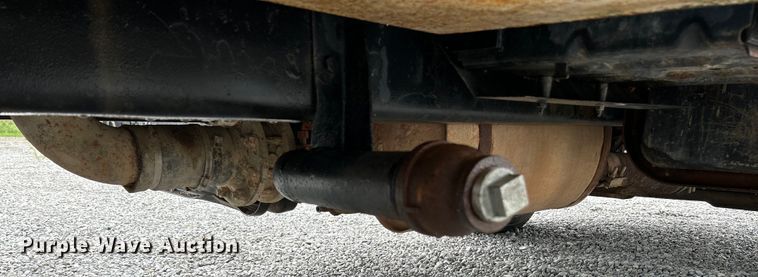 image for item NL9447 1995 Ford L8000 tank truck