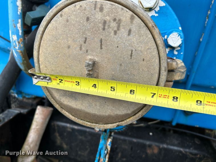 image for item NL9447 1995 Ford L8000 tank truck