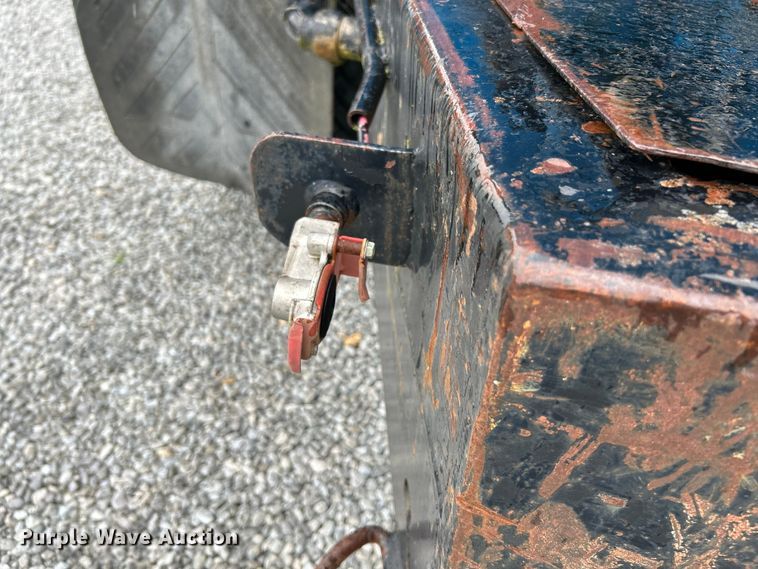 image for item NL9447 1995 Ford L8000 tank truck