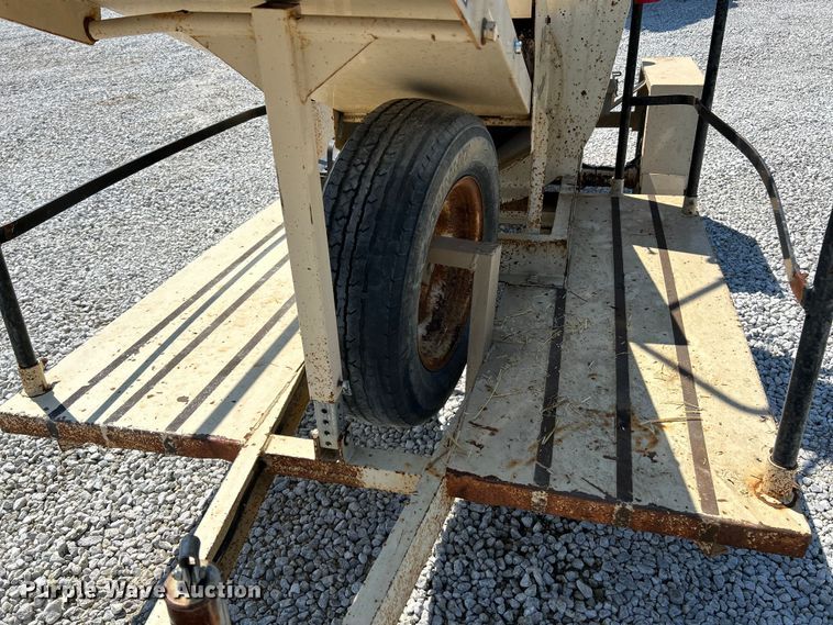 image for item NL9448 2014 Finn B70  straw blower