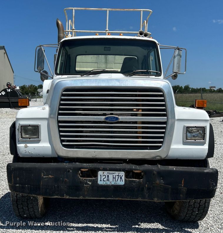 image for item NL9450 1995 Ford L9000 hydroseeder truck