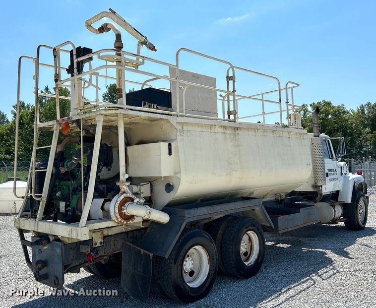 image for item NL9450 1995 Ford L9000 hydroseeder truck