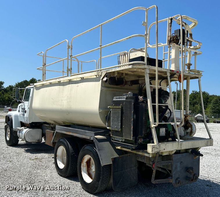 image for item NL9450 1995 Ford L9000 hydroseeder truck