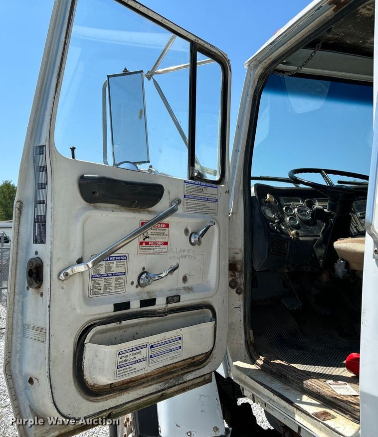 image for item NL9450 1995 Ford L9000 hydroseeder truck