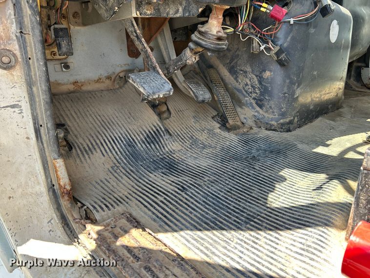 image for item NL9450 1995 Ford L9000 hydroseeder truck