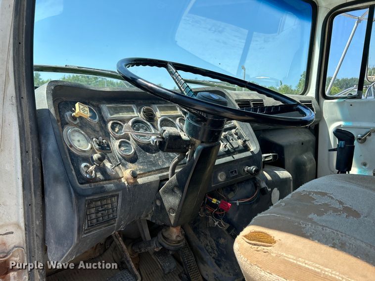 image for item NL9450 1995 Ford L9000 hydroseeder truck