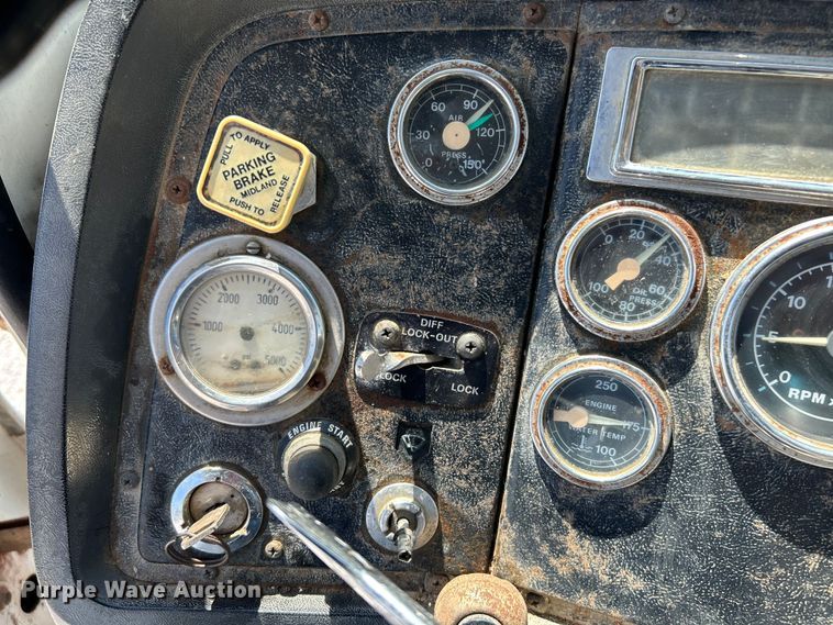 image for item NL9450 1995 Ford L9000 hydroseeder truck