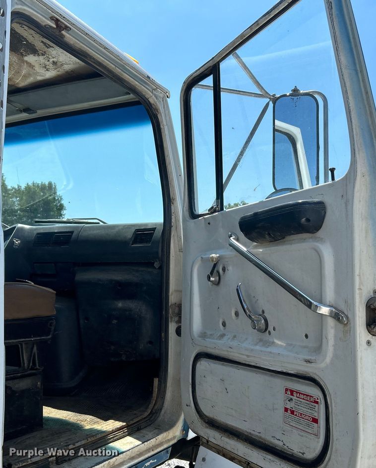 image for item NL9450 1995 Ford L9000 hydroseeder truck