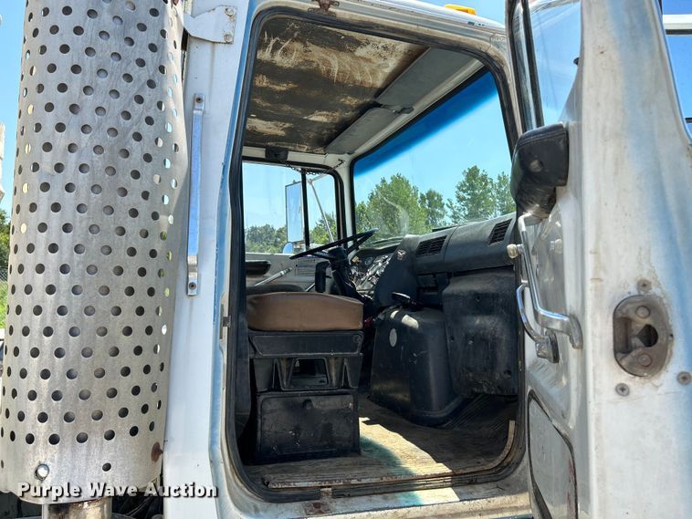 image for item NL9450 1995 Ford L9000 hydroseeder truck