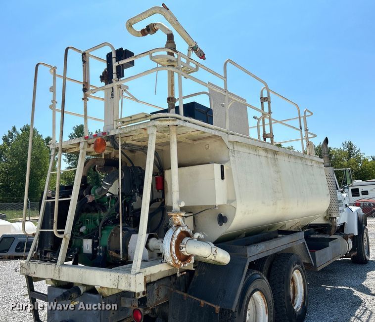 image for item NL9450 1995 Ford L9000 hydroseeder truck