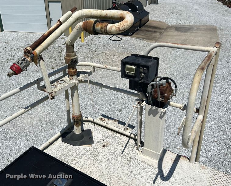 image for item NL9450 1995 Ford L9000 hydroseeder truck