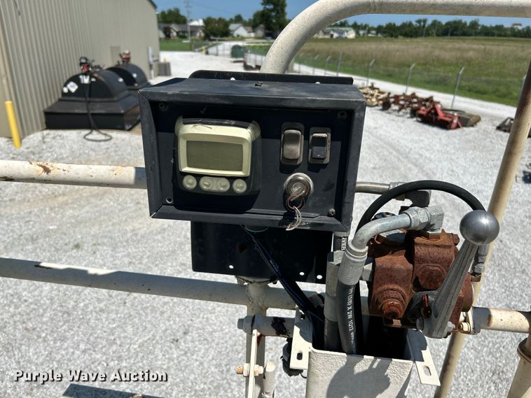 image for item NL9450 1995 Ford L9000 hydroseeder truck