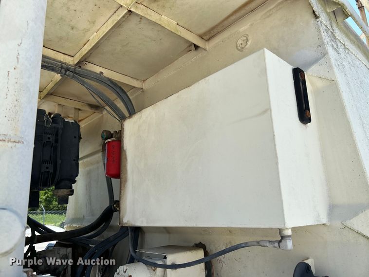 image for item NL9450 1995 Ford L9000 hydroseeder truck