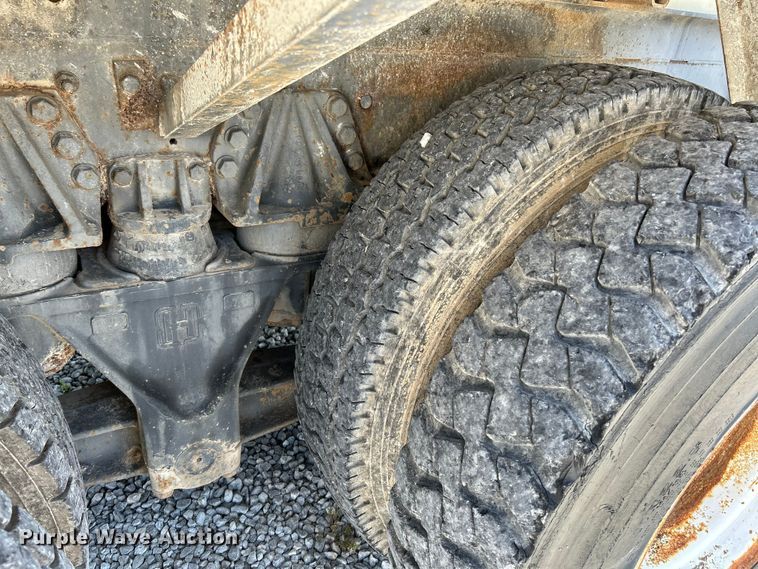 image for item NL9450 1995 Ford L9000 hydroseeder truck