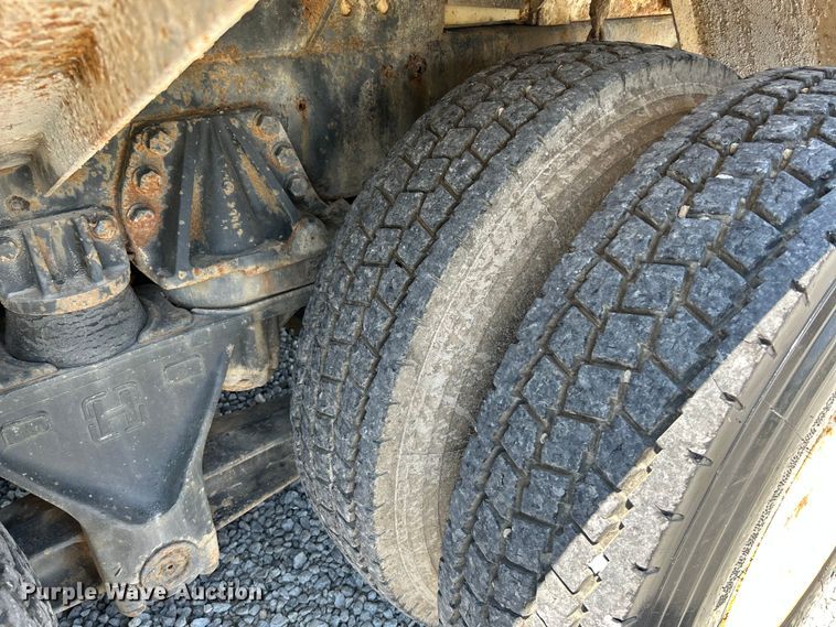 image for item NL9450 1995 Ford L9000 hydroseeder truck