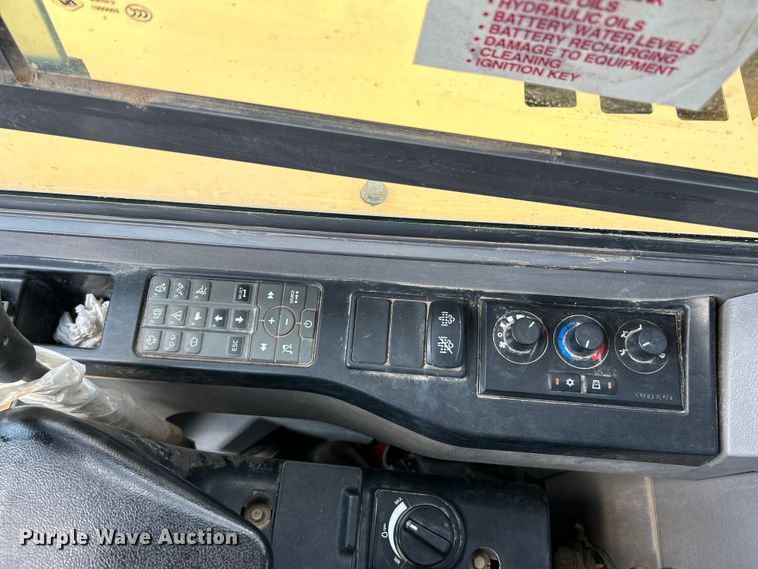 image for item NL9464 2013 Volvo ECR88D  mini excavator