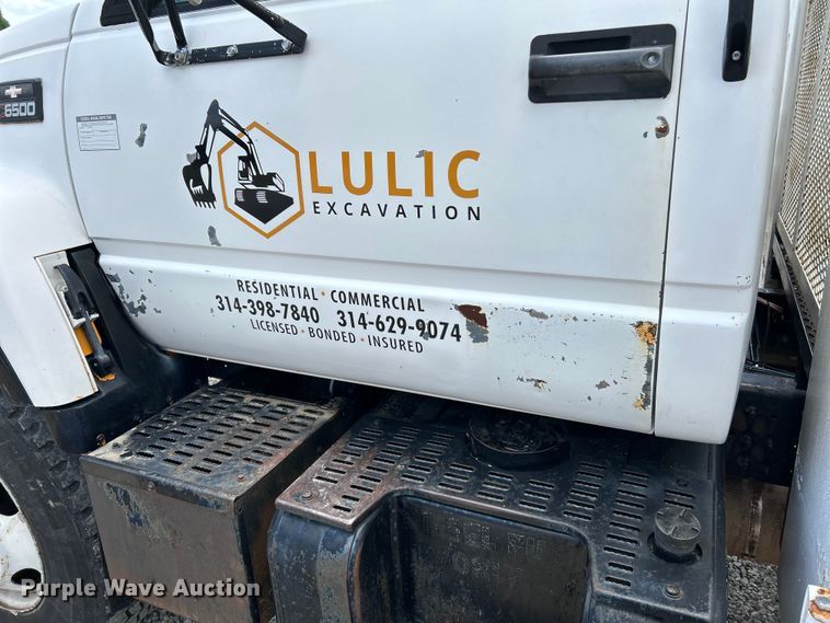 image for item NL9465 1999 Chevrolet C6500  utility / service truck with dump bed insert