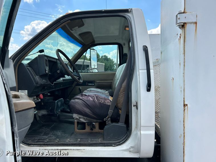 image for item NL9465 1999 Chevrolet C6500  utility / service truck with dump bed insert