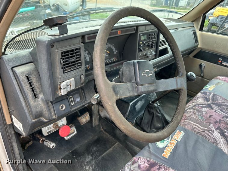 image for item NL9465 1999 Chevrolet C6500  utility / service truck with dump bed insert