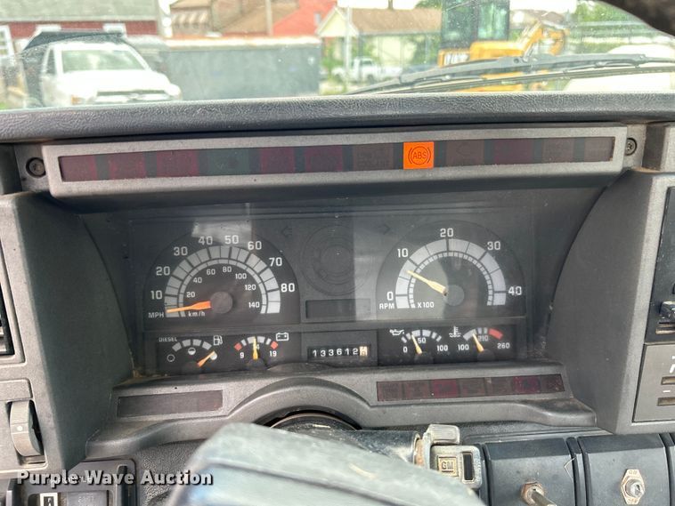 image for item NL9465 1999 Chevrolet C6500  utility / service truck with dump bed insert