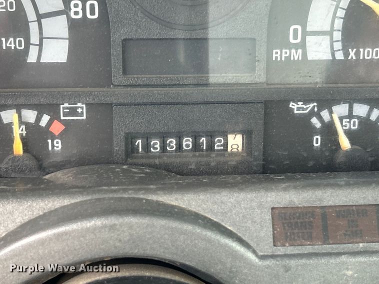 image for item NL9465 1999 Chevrolet C6500  utility / service truck with dump bed insert