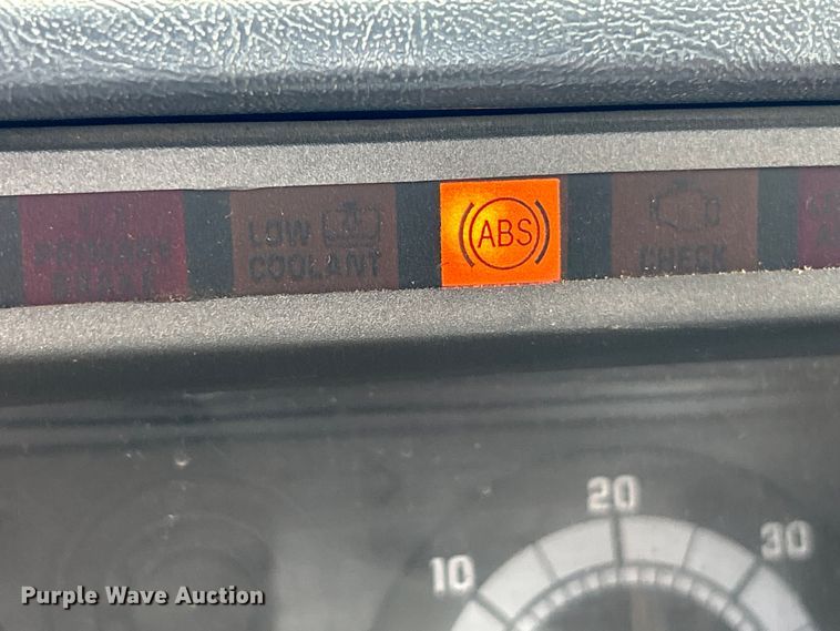 image for item NL9465 1999 Chevrolet C6500  utility / service truck with dump bed insert