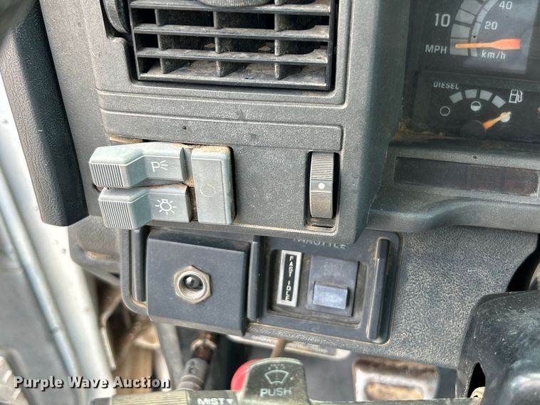 image for item NL9465 1999 Chevrolet C6500  utility / service truck with dump bed insert