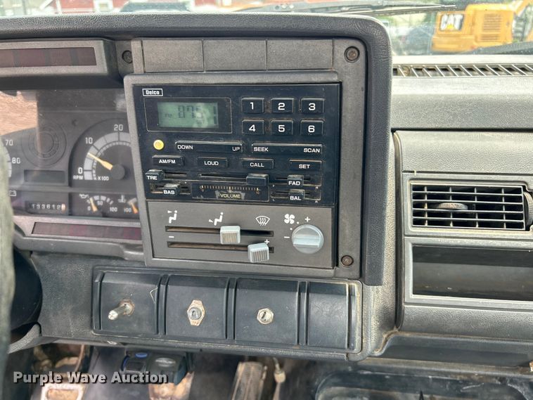 image for item NL9465 1999 Chevrolet C6500  utility / service truck with dump bed insert