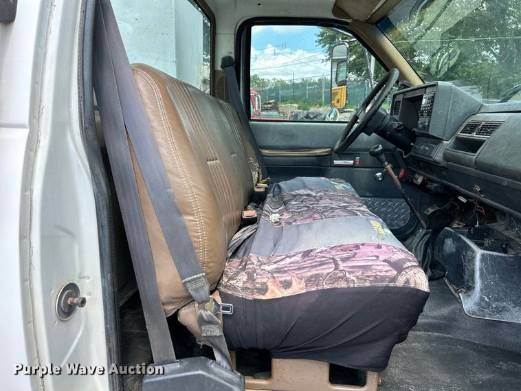 image for item NL9465 1999 Chevrolet C6500  utility / service truck with dump bed insert