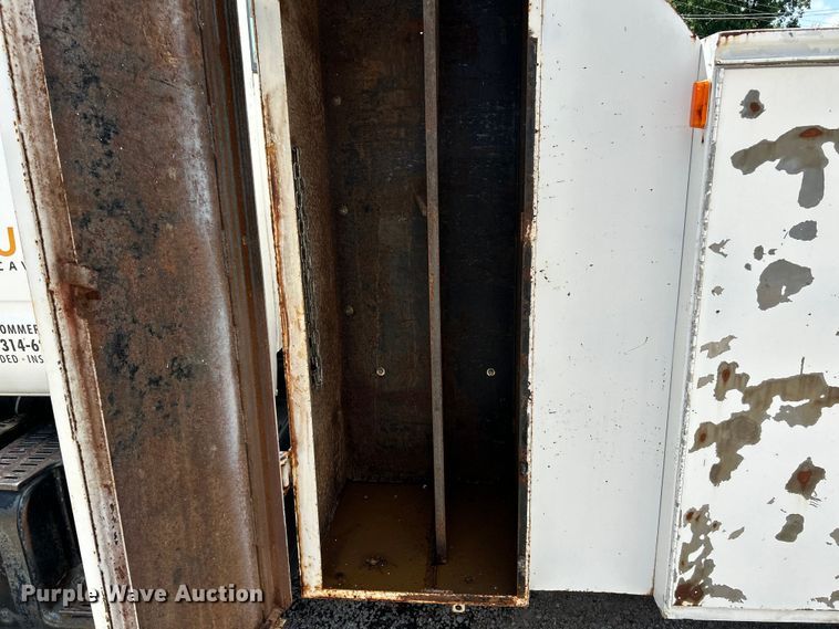 image for item NL9465 1999 Chevrolet C6500  utility / service truck with dump bed insert