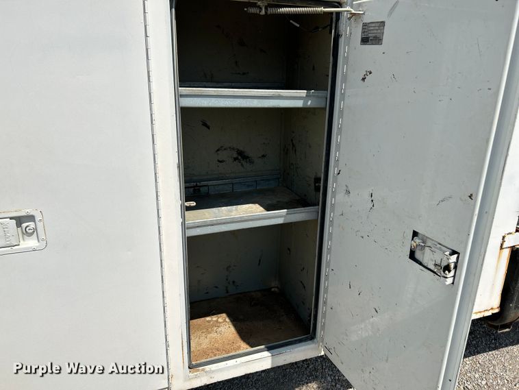 image for item NL9465 1999 Chevrolet C6500  utility / service truck with dump bed insert