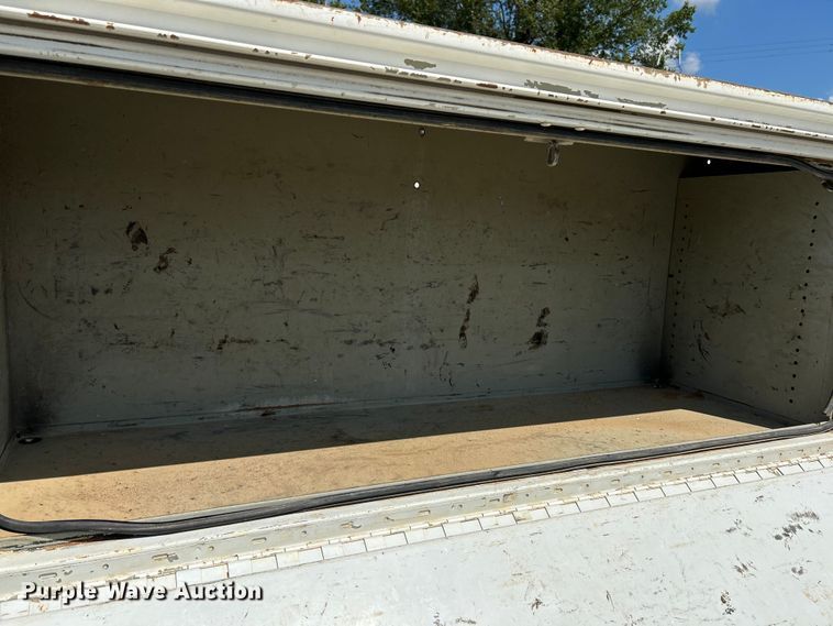 image for item NL9465 1999 Chevrolet C6500  utility / service truck with dump bed insert