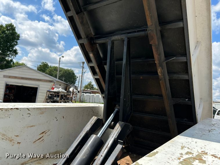 image for item NL9465 1999 Chevrolet C6500  utility / service truck with dump bed insert