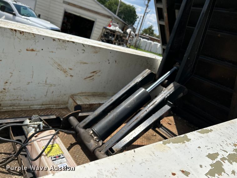 image for item NL9465 1999 Chevrolet C6500  utility / service truck with dump bed insert