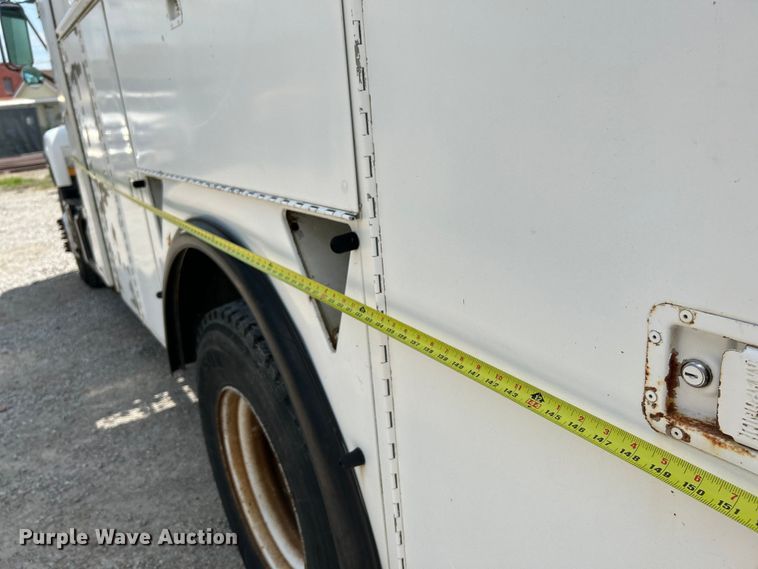 image for item NL9465 1999 Chevrolet C6500  utility / service truck with dump bed insert