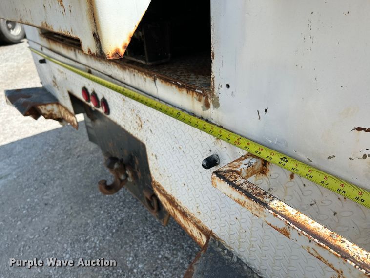 image for item NL9465 1999 Chevrolet C6500  utility / service truck with dump bed insert