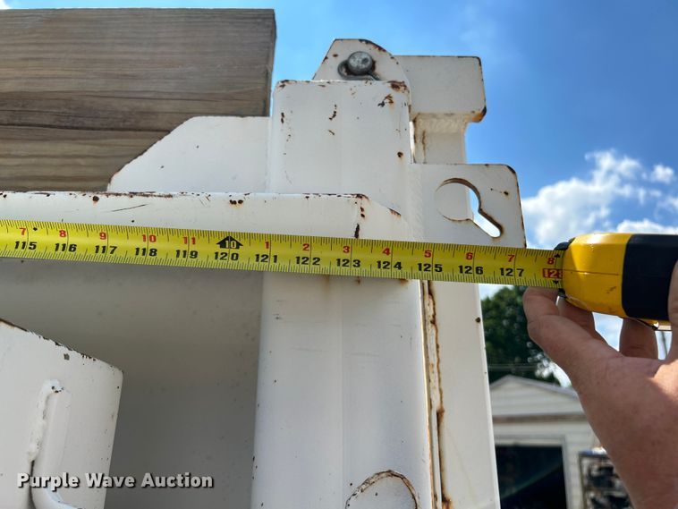 image for item NL9465 1999 Chevrolet C6500  utility / service truck with dump bed insert