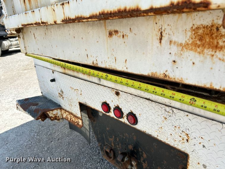 image for item NL9465 1999 Chevrolet C6500  utility / service truck with dump bed insert