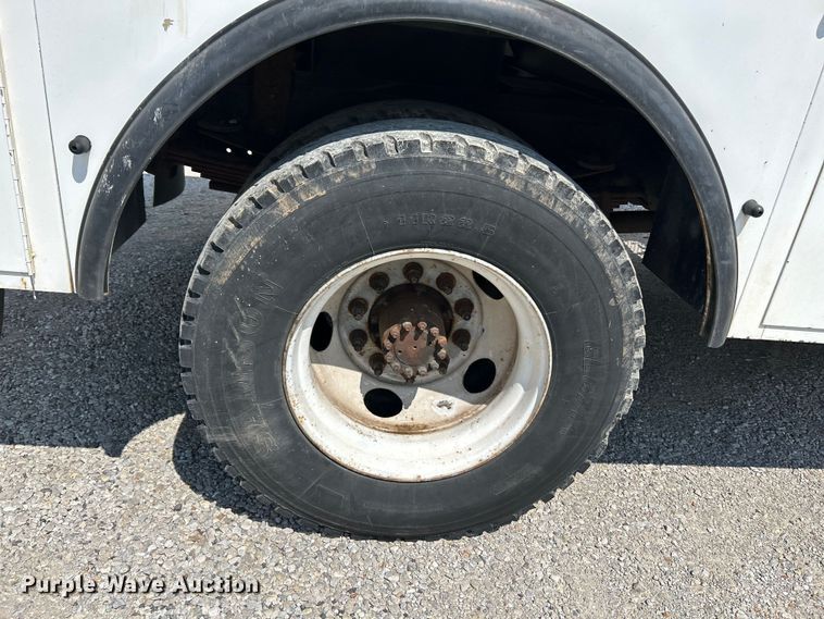 image for item NL9465 1999 Chevrolet C6500  utility / service truck with dump bed insert