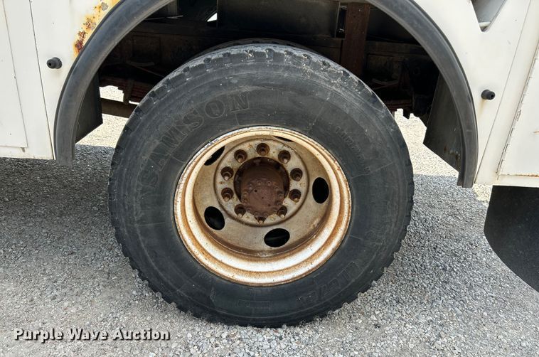 image for item NL9465 1999 Chevrolet C6500  utility / service truck with dump bed insert